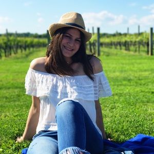 Meet your Posher, Ally